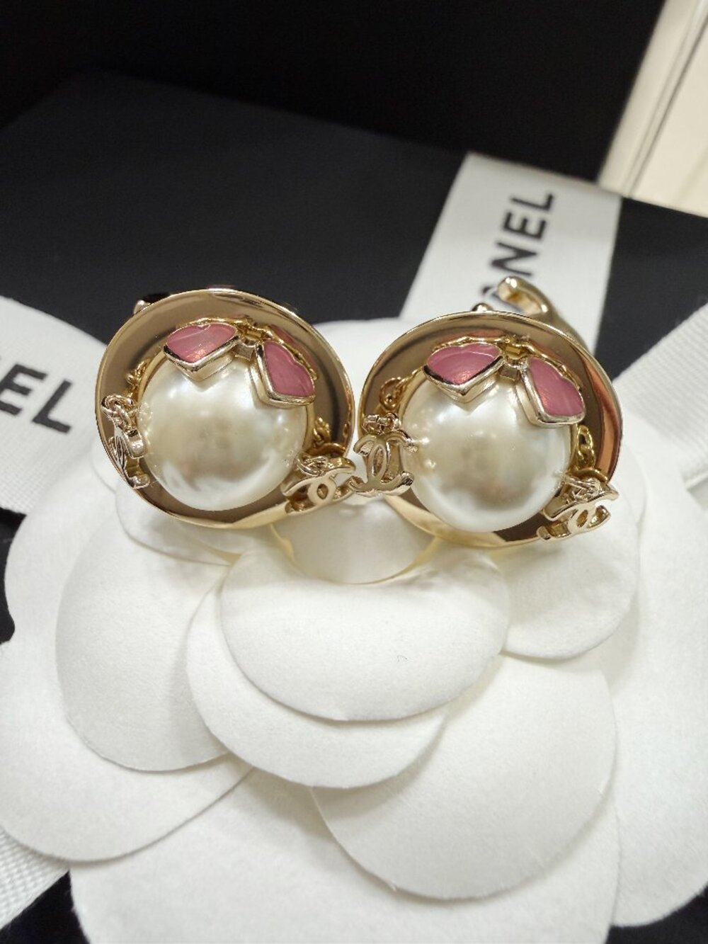 Chanel Gold- Tone CC Pearl Black Hat Pink Heart Sunglasses Dangle Earrings - Picture 6 of 12